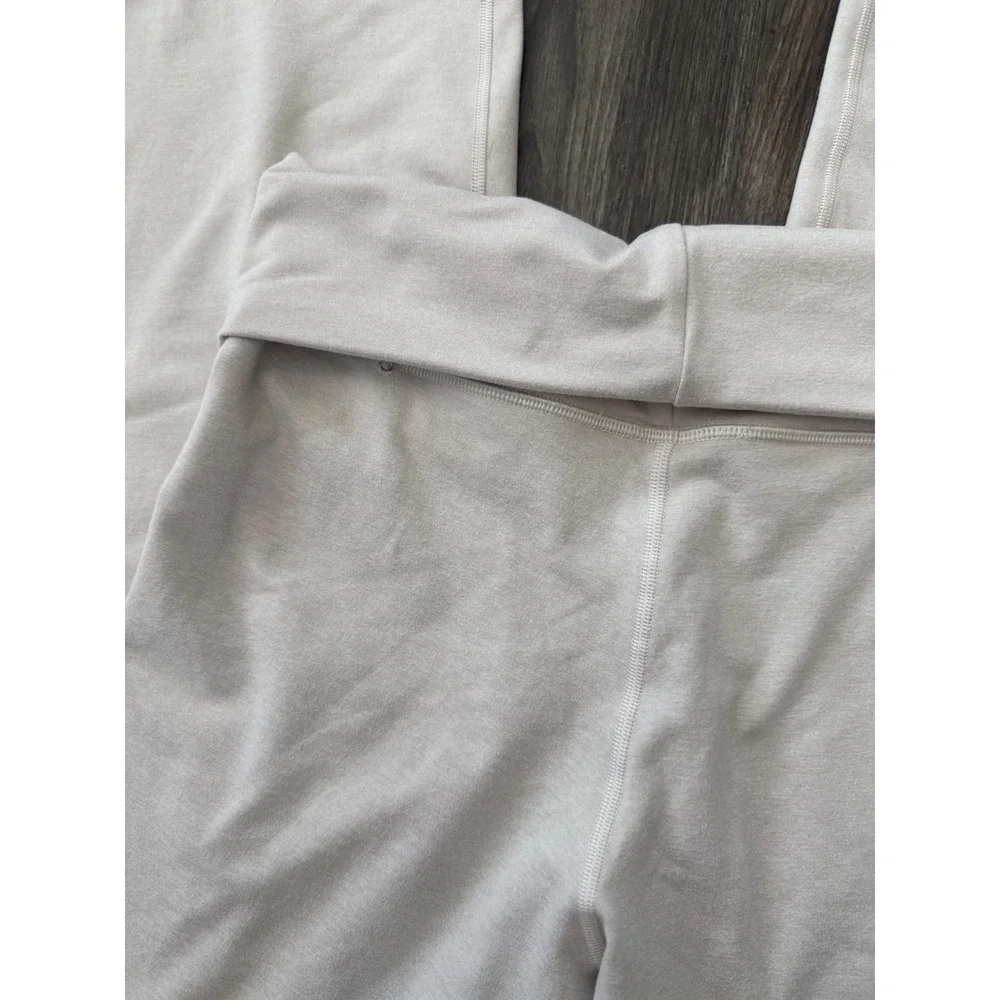 Women's Vuori size small Granite Foldover Straight Leg Pants oatmeal Heather